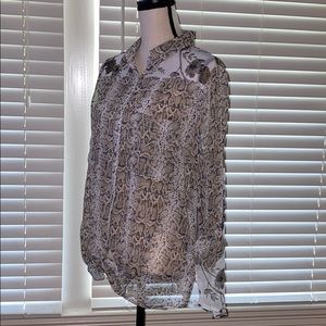 ❤️NWT Floral and Snakeskin, button down top